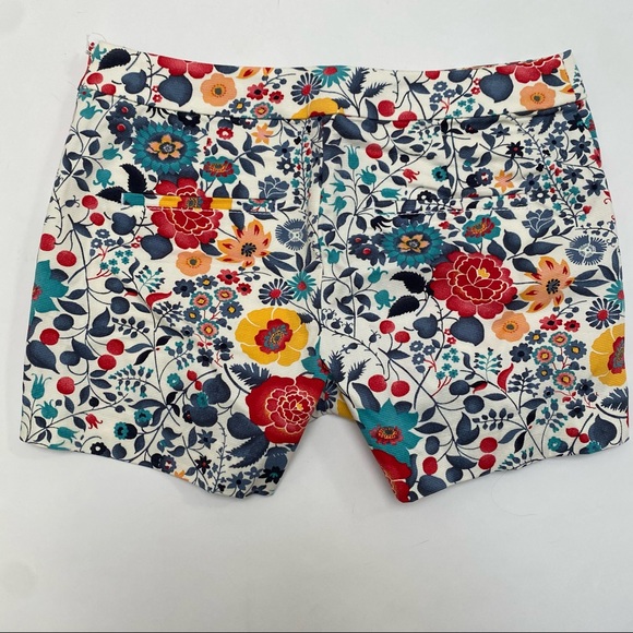 Loft Ruffle Pocket Floral Shorts - Picture 4 of 9
